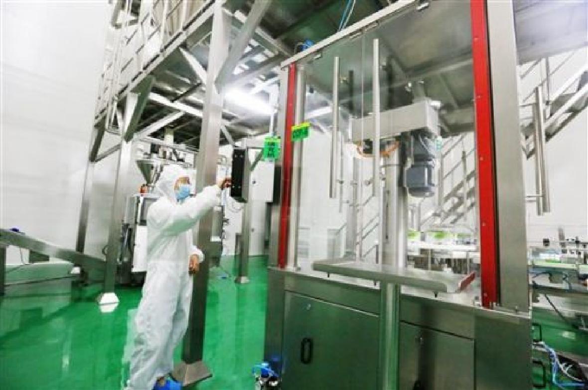 比配方注册更严的监督 88858cc永利官网开启工厂全透明直播